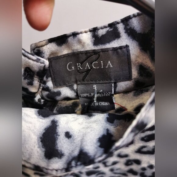 Gracia Animal Print Bloe Size Small Great pre worn condition PTP  17.5 - Picture 5 of 7